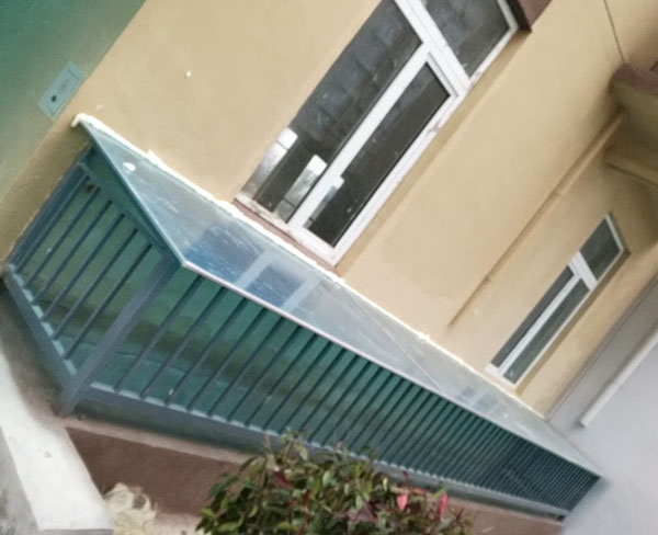 鋼結(jié)構車庫雨棚（7）